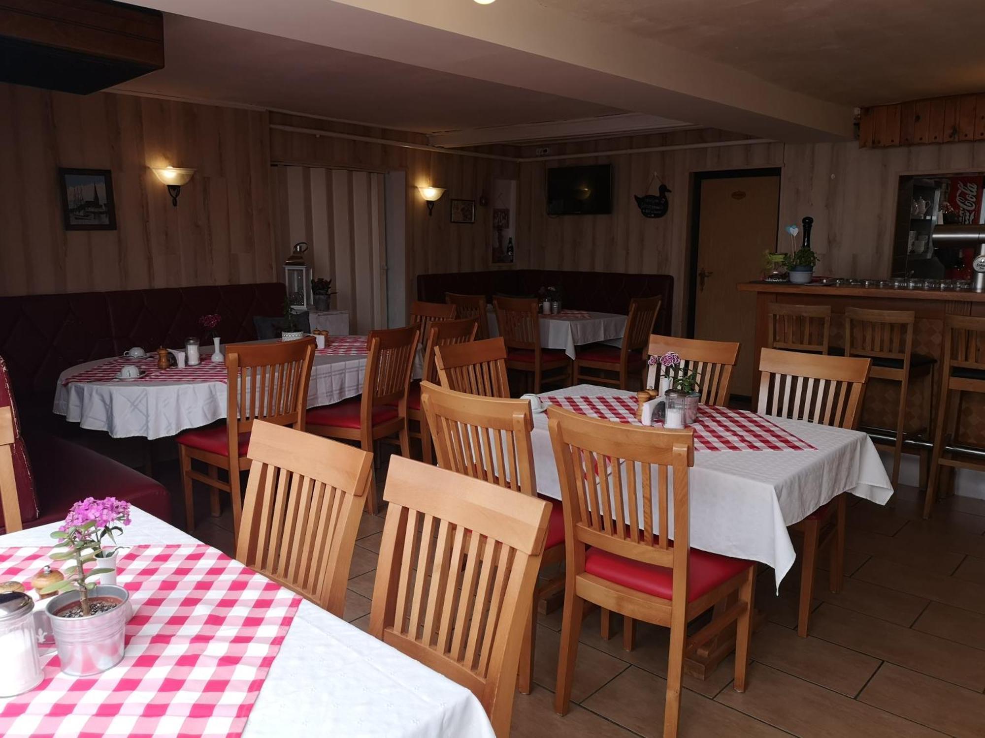 Uschi'S Gasthof Neuendorf  Dış mekan fotoğraf